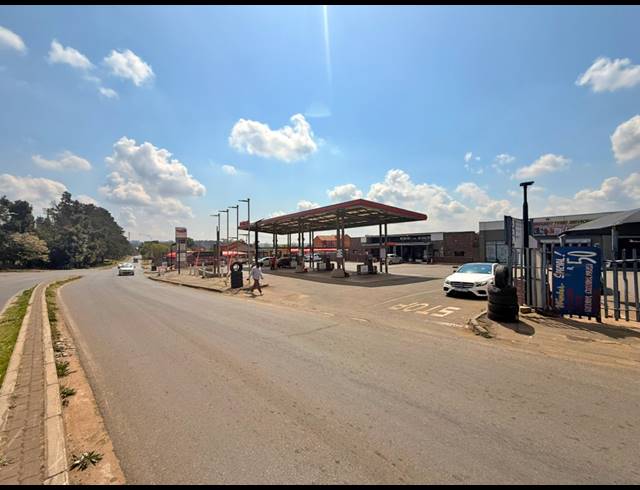 2,850M² SERVICE STATION FOR SALE IN LA ROCHELLE